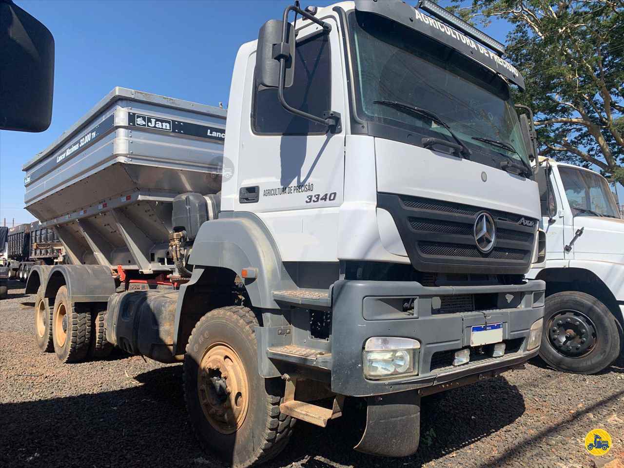 CAMINHAO MERCEDES-BENZ MB 3340 Distribuidor de Fertilizantes Truck 6x4 Paulinho Caminhões RIO VERDE GOIAS GO